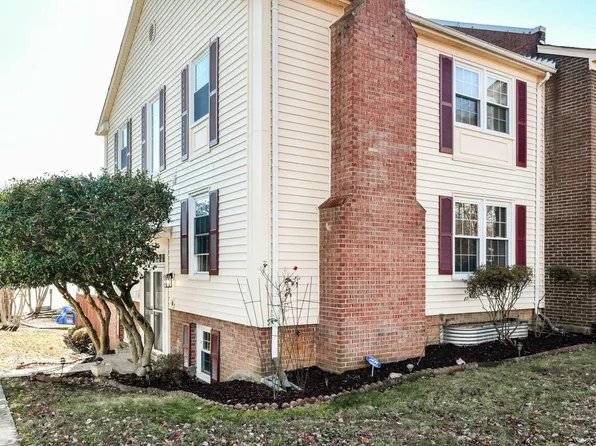 8118 Sleepy View Ln, Springfield, VA 22153