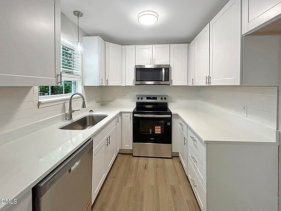 3rd image of 501 Correnna St