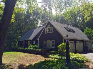 895 Mountain Rd, Cheshire, CT 06410