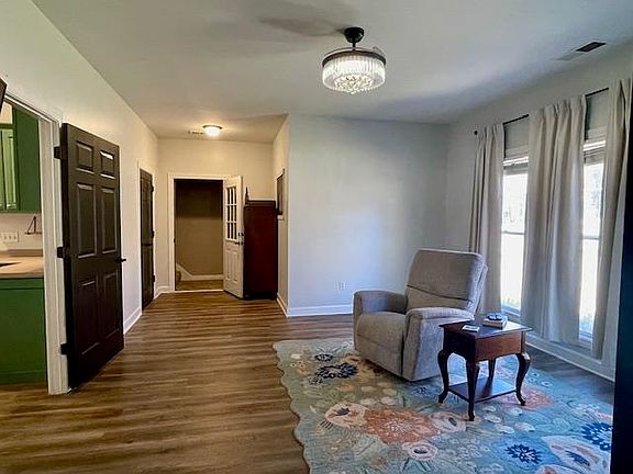 4th image of 170 Casey Dr