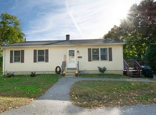 10 Market St, Putnam, CT 06260