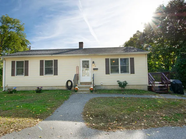 10 Market Street, Putnam, CT 06260