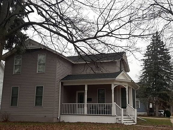2nd image of 400 N Oakley St