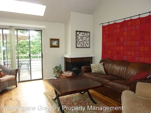 4th image of 10905 NE 41st Dr #1