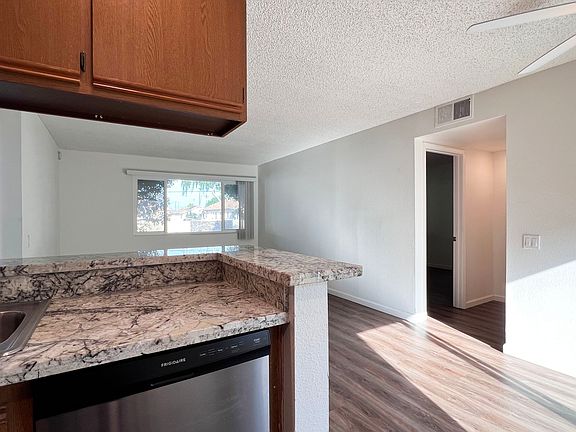 5th image of 2420 W Commonwealth Ave #B1