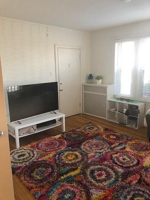 1st image of 7012 Forsyth Blvd APT 1E
