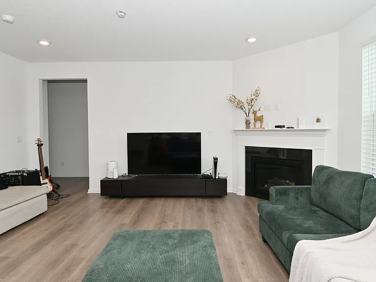 7348 Deerberg Dr — Photo 6