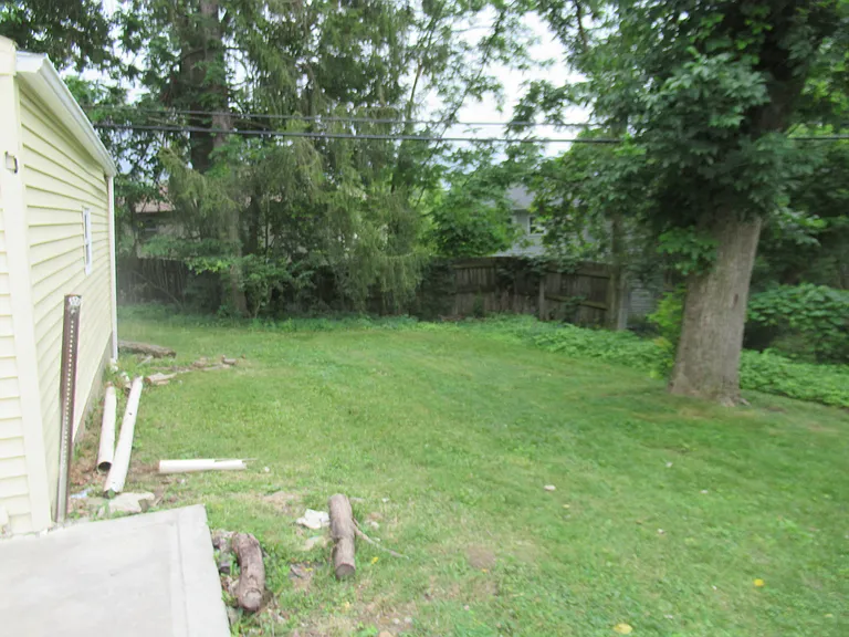 86 Cowles Ave — Photo 5