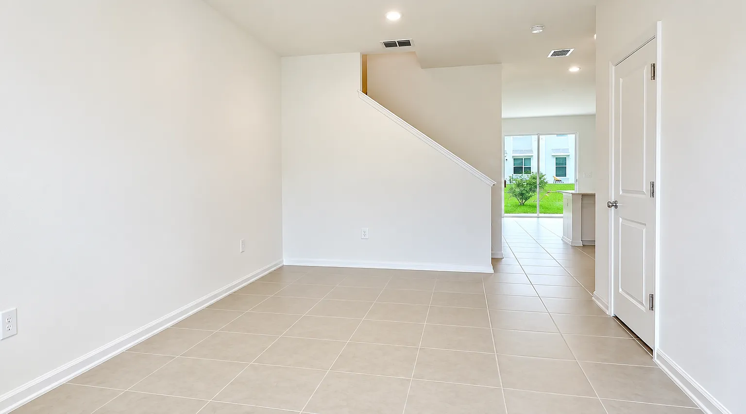 3 bed, 1689 sqft, $2,350 — Photo 3