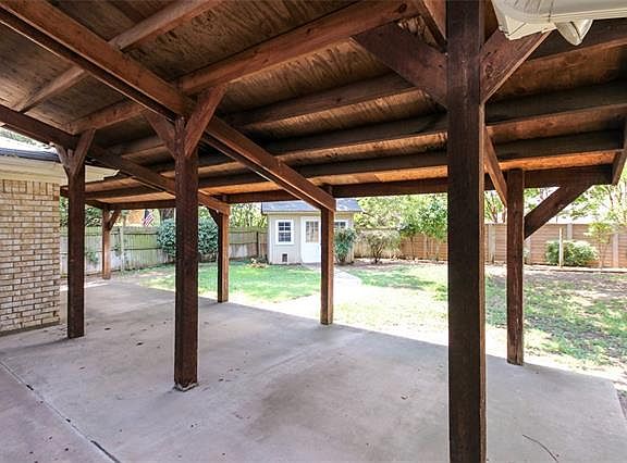 3rd image of 506 Live Oak Dr