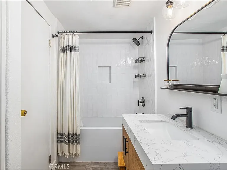 465 N Cypress St #1 — Photo 22