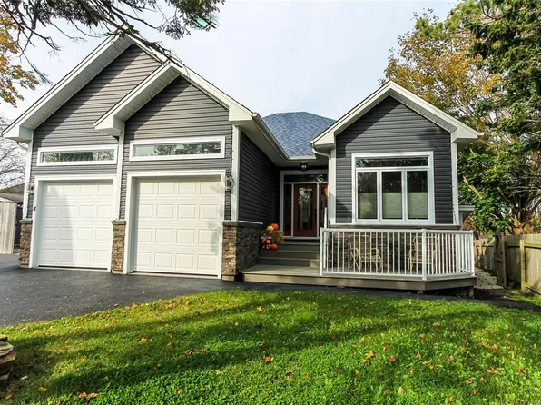 4 Waterford Heights S, St. John's, NL A1E1G4