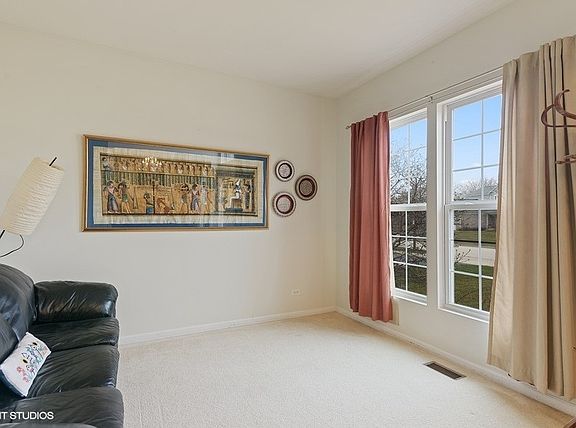 3rd image of 3115 Drury Ln