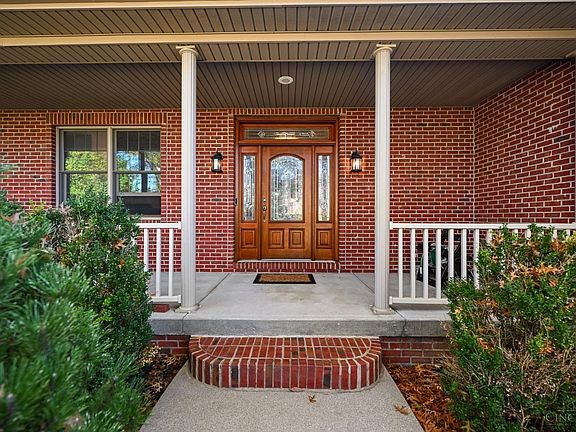 4th image of 1815 Boardwalk Dr
