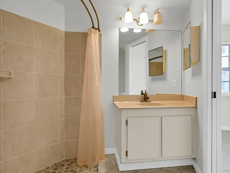 2013 NE Collins Cir #50 — Photo 15