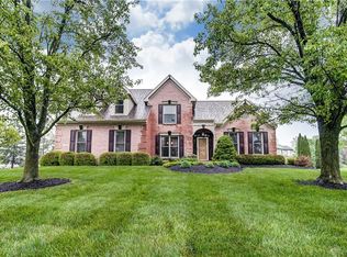 735 Greenleaf Village Dr, Springboro, OH 45066