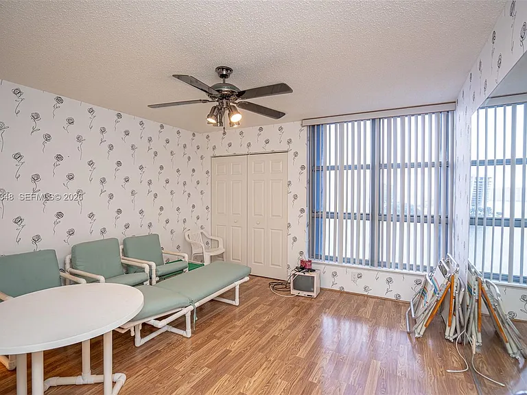 3530 Mystic Pointe Dr #1401 — Photo 17