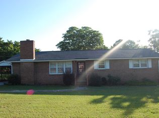 1112 Pineneedle Rd, Hartsville, SC 29550