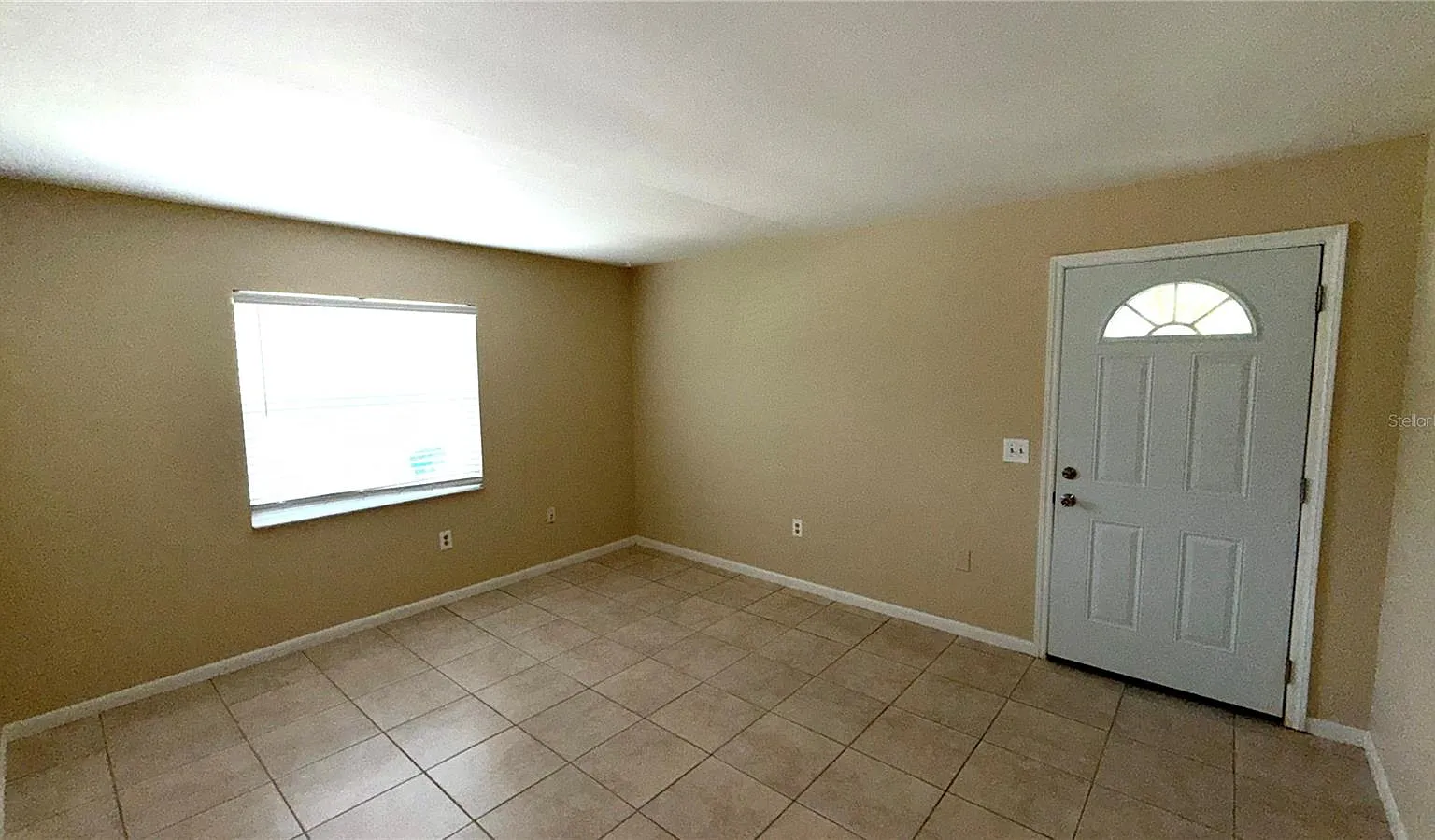 2 bed, 1.0 bath, 900 sqft, $1,300 — Photo 2