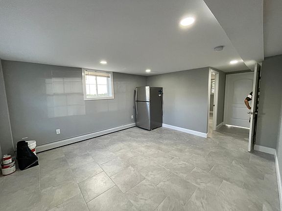 4th image of 152 Revere Ave #Basement