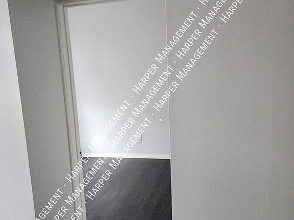 5th image of 223 Slater St APT 305