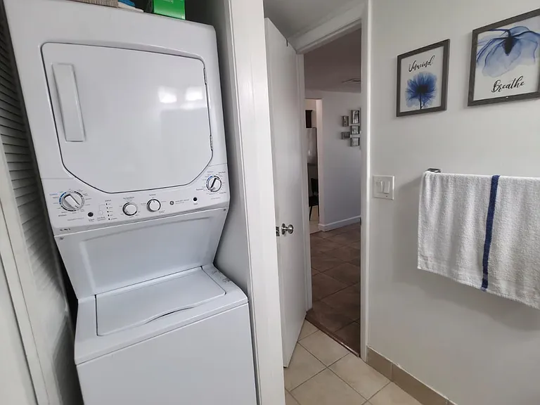 16278 Laurel Dr #202 — Photo 9