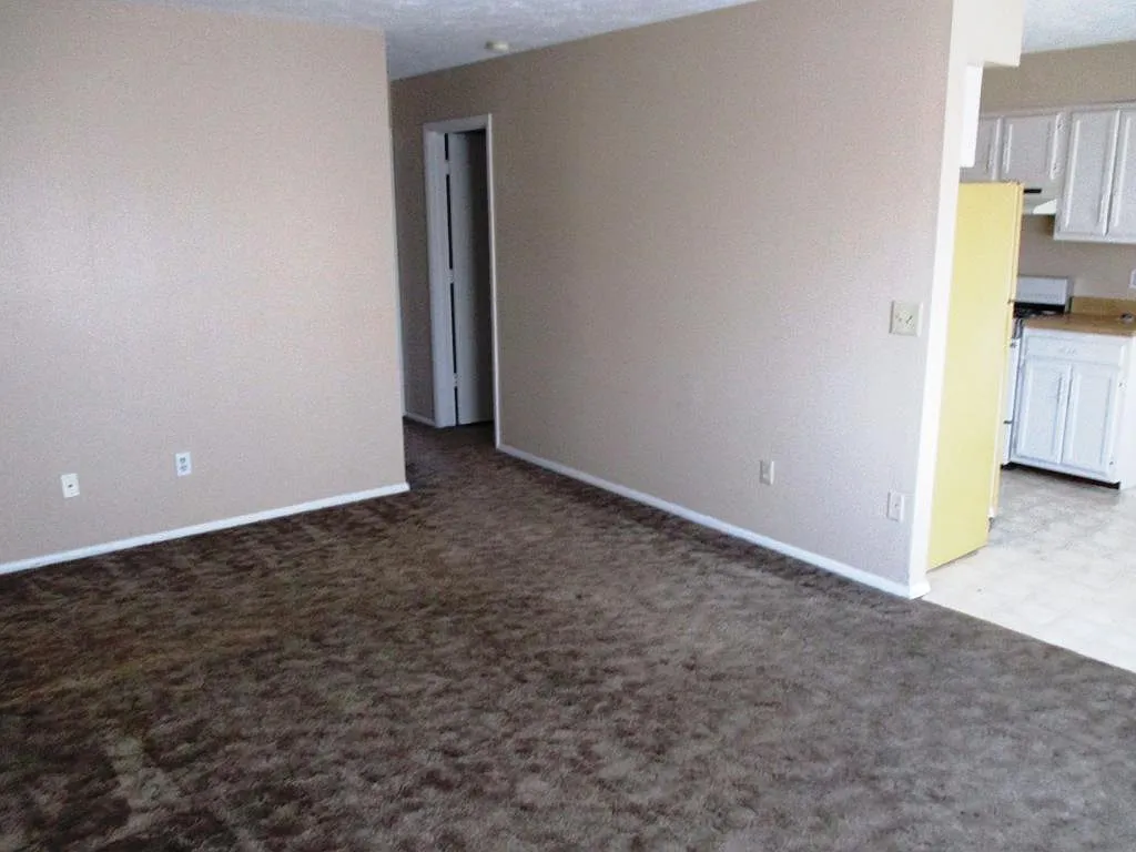 2 bed, $920 — Photo 2