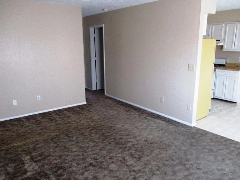 1500 Ensign Dr — Photo 2