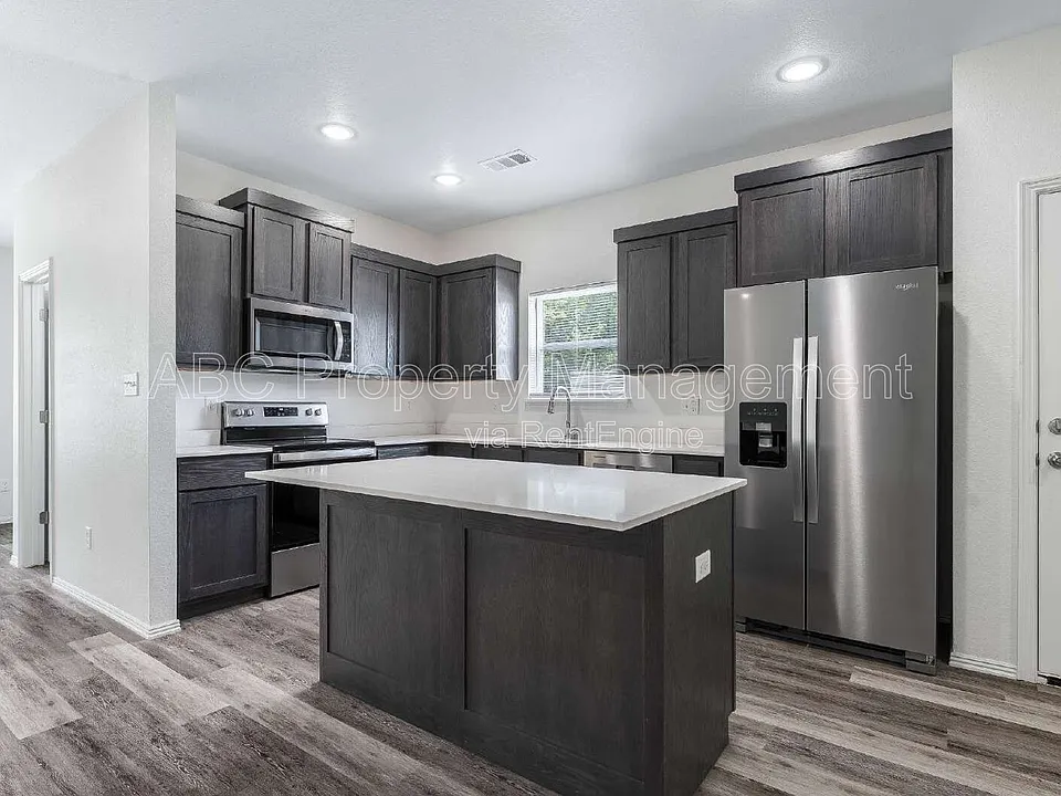 955 S Benchmark Ln #1