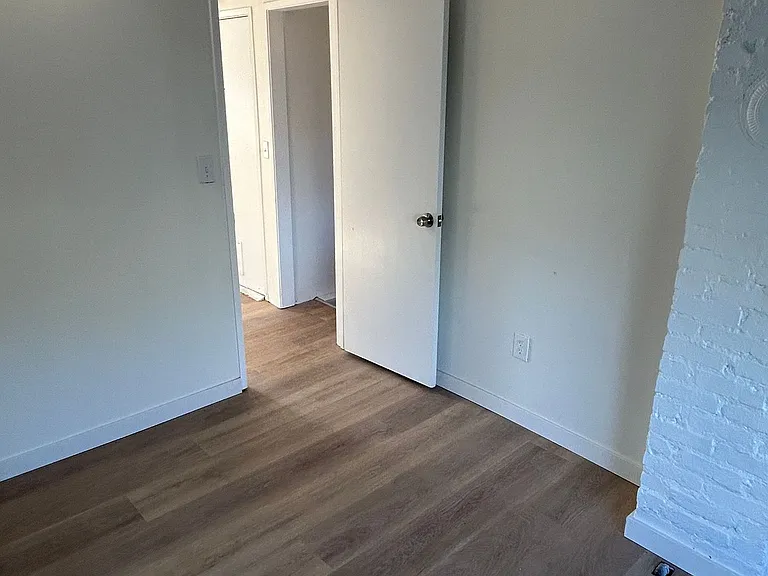 Renovated 1 Bed, 1 Bath apartment in West Seattle Triplex, $1,895/month — Photo 7