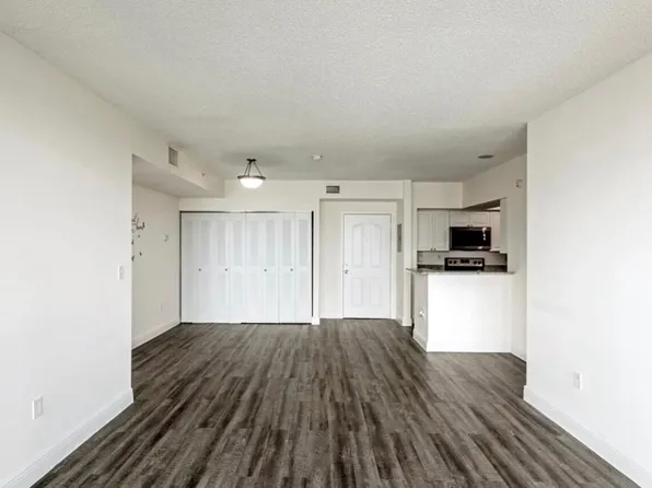 17000 N Bay Rd, North Miami Beach, FL