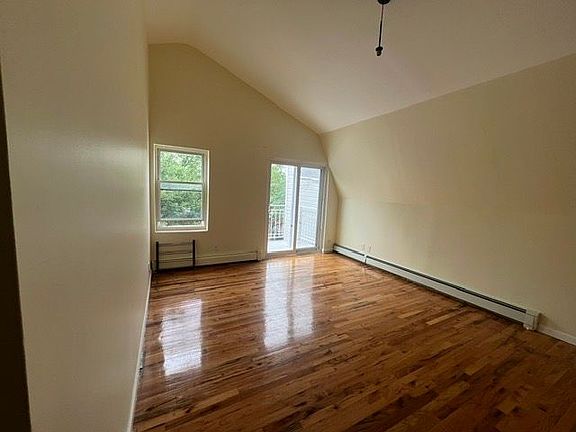 5th image of 932 E 227th St #3