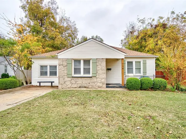 716 S University Dr, Edmond, OK 73034
