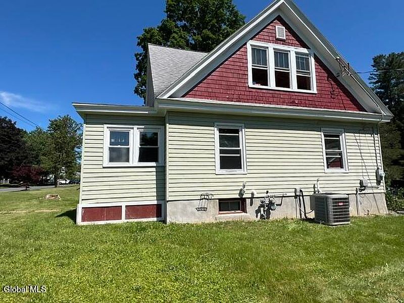 4th image of 70 Seaman Avenue