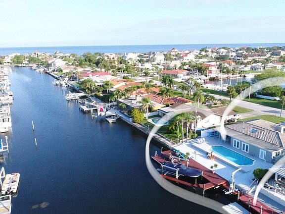 5 minutes to the open water!