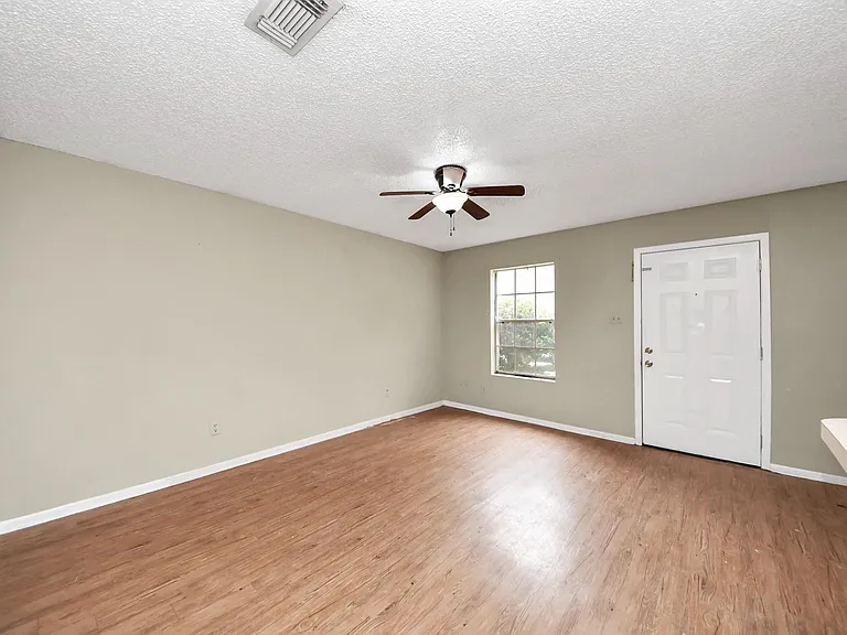 1006 Perry St #100 — Photo 10
