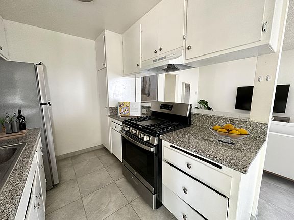 2nd image of 12750 Venice Blvd #5