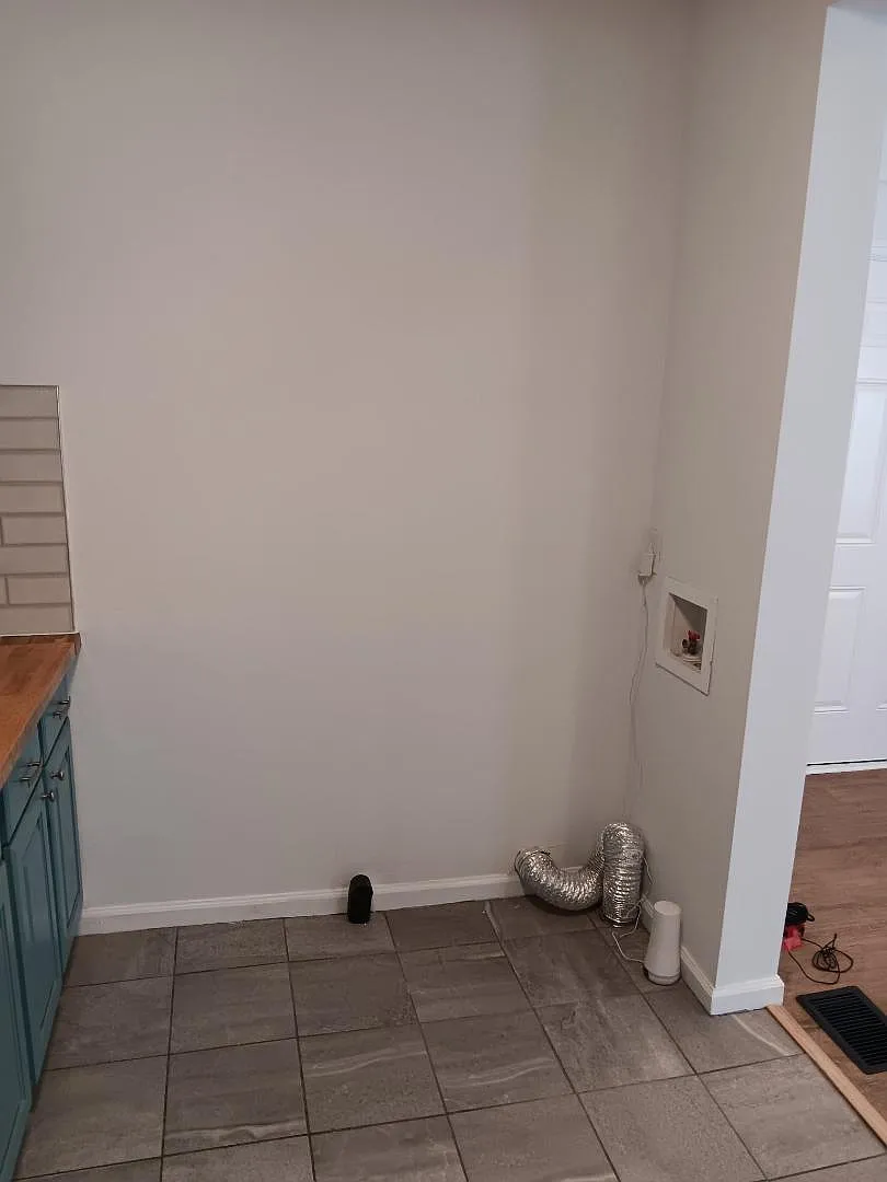 667 E Woodrow Ave — Photo 3