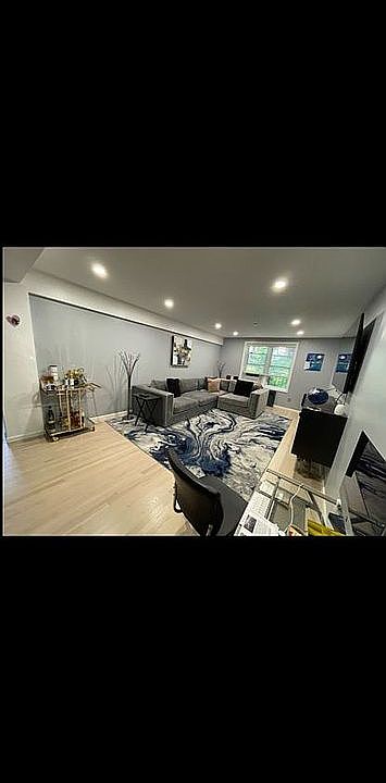 1st image of 1 Hawley Ter APT 3H