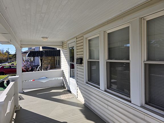 Covered Front Portch