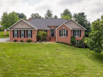 64 Huntfield Ln, Charles Town, WV, 25414