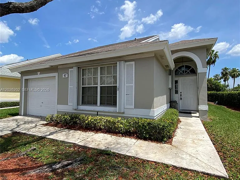 487 SE 20th Dr — Photo 11