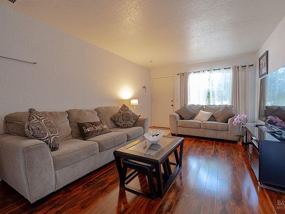 5th image of 564 Park Glen Drive