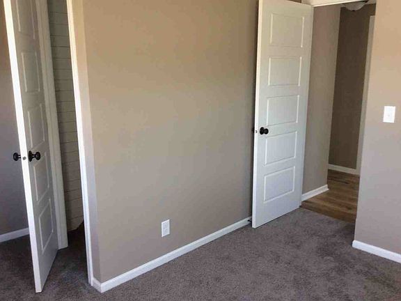 4th image of 3514 Buchanan St NE