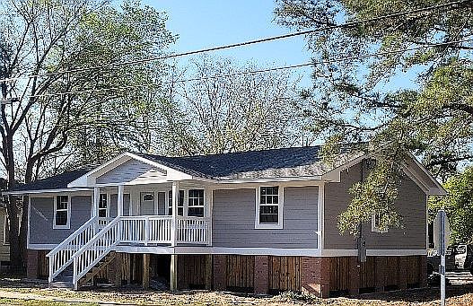 2nd image of 601 E 2nd St