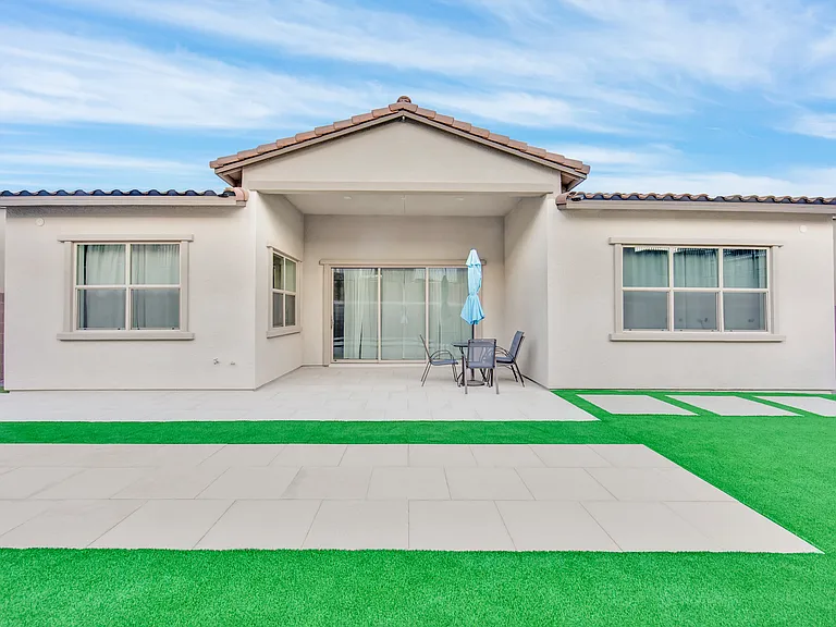 323 Robledo St — Photo 38