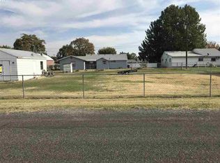 1913 S Rainier Pl, Kennewick, WA 99337