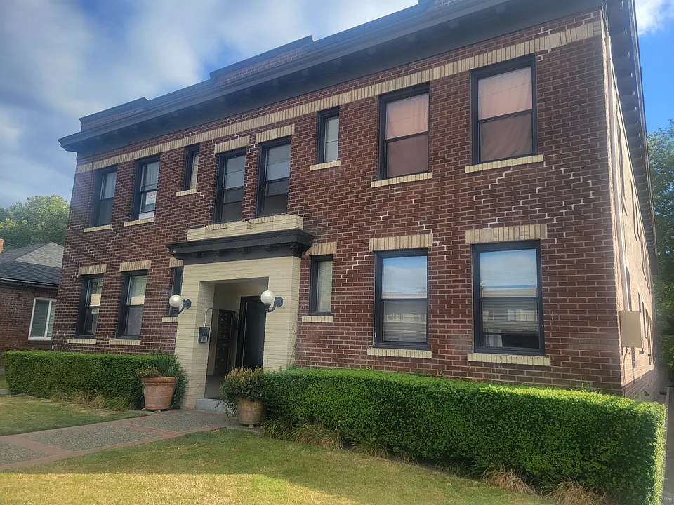 1003 N 1st St #204
