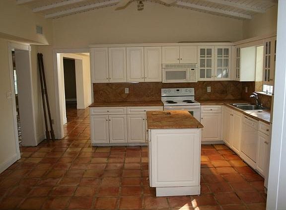 3rd image of 8360 SW 61st Ave