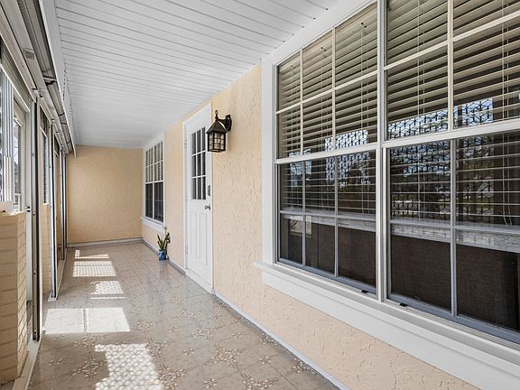 4th image of 1691 SE Goucho Avenue